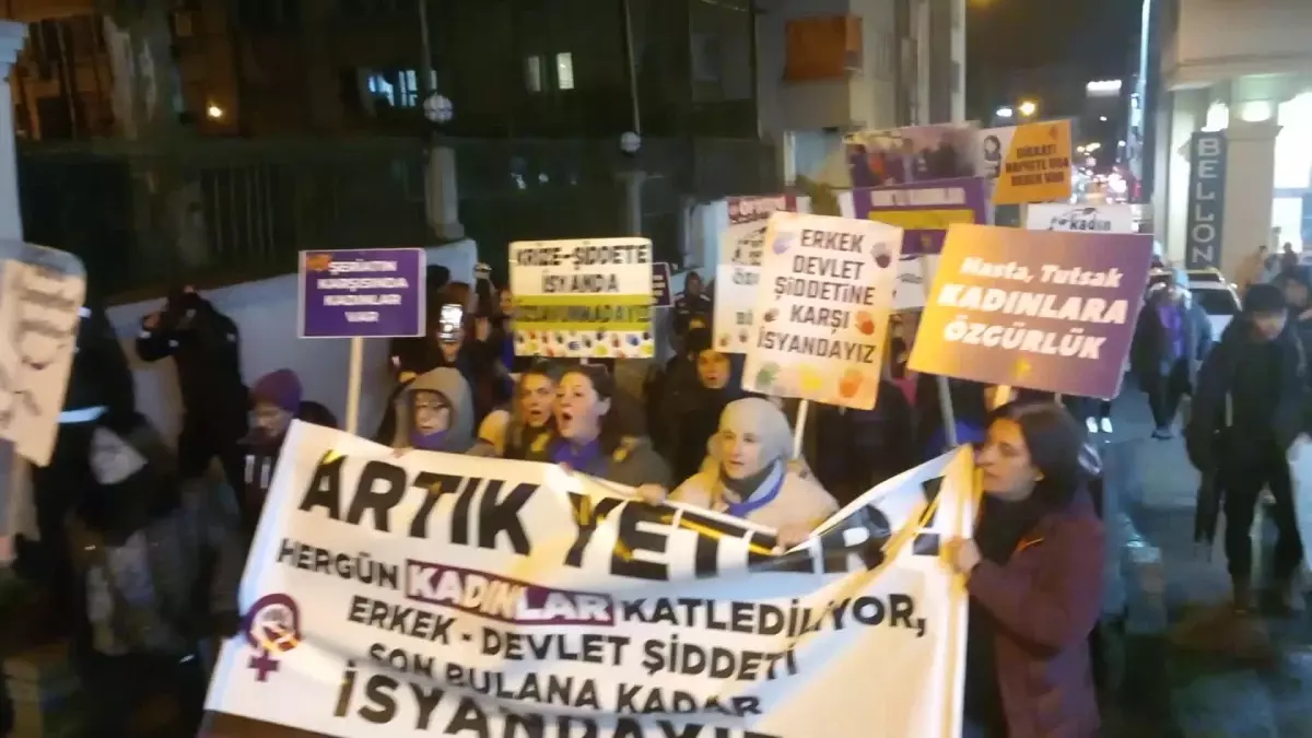 Samsun’da Kadına Yönelik Şiddete Karşı Yürüyüş Düzenlendi