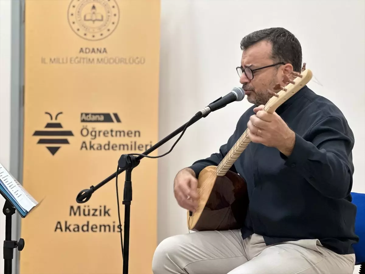 Adana’da Öğretmenlere Bağlama Eğitimi