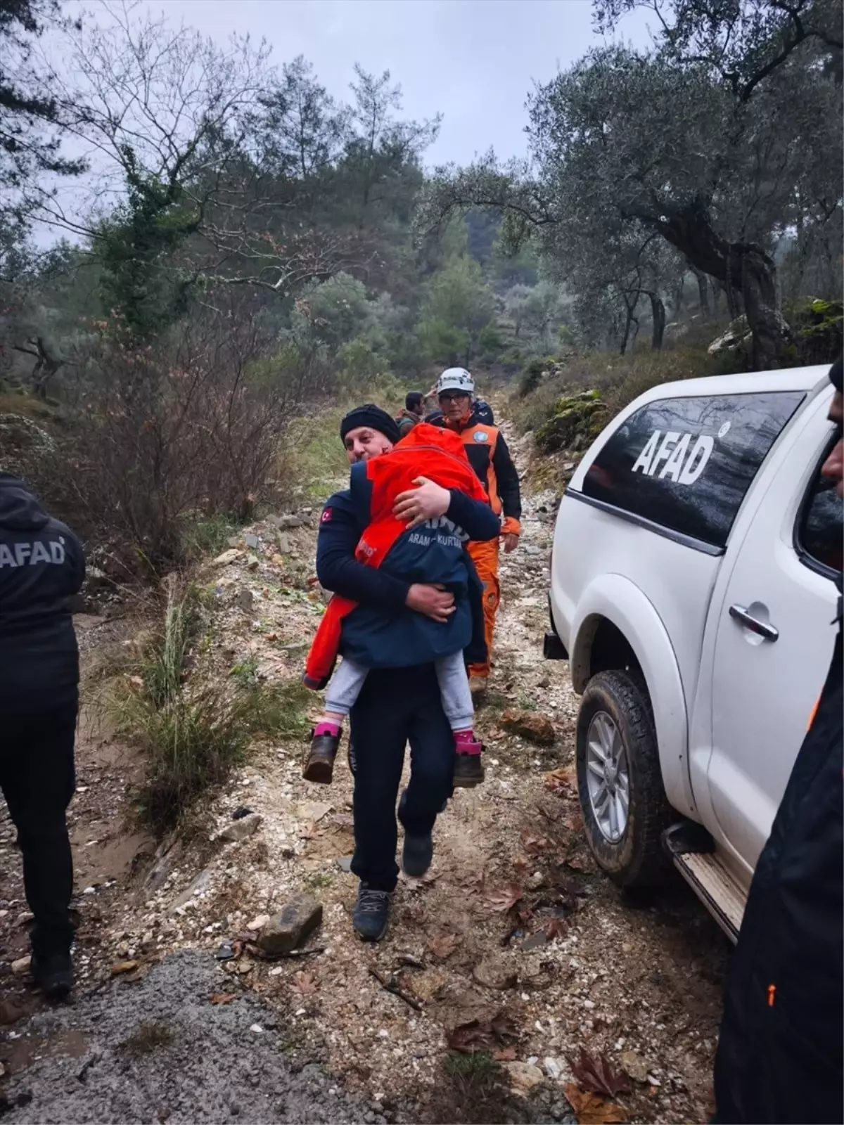 Yatağan’da Kaybolan Alzheimer Hastası Kadın ve Torunları Bulundu
