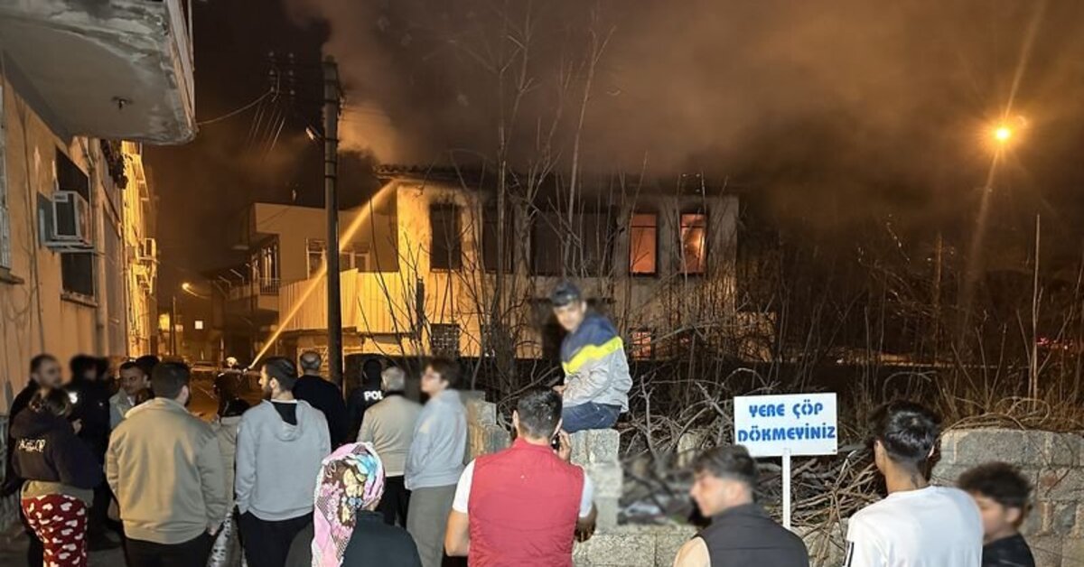 Antalya’da tarihi binada korkutan yangın