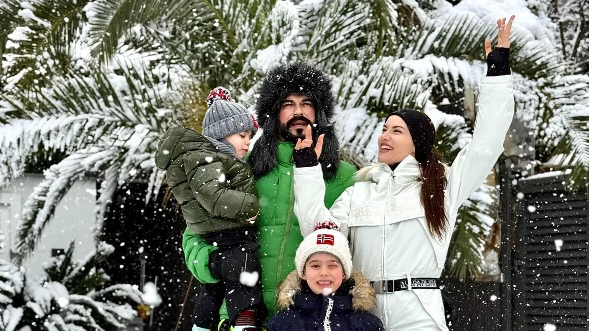 Ünlü oyuncu Fahriye Evcen 5 yaşındaki oğlu Karan’a poz verdi! İşte o eğlenceli paylaşımlar!